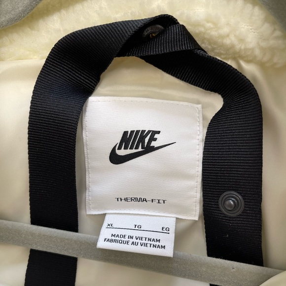 Nike City Series Therma-FIT Down Fleece Jacket - Picture 14 of 14